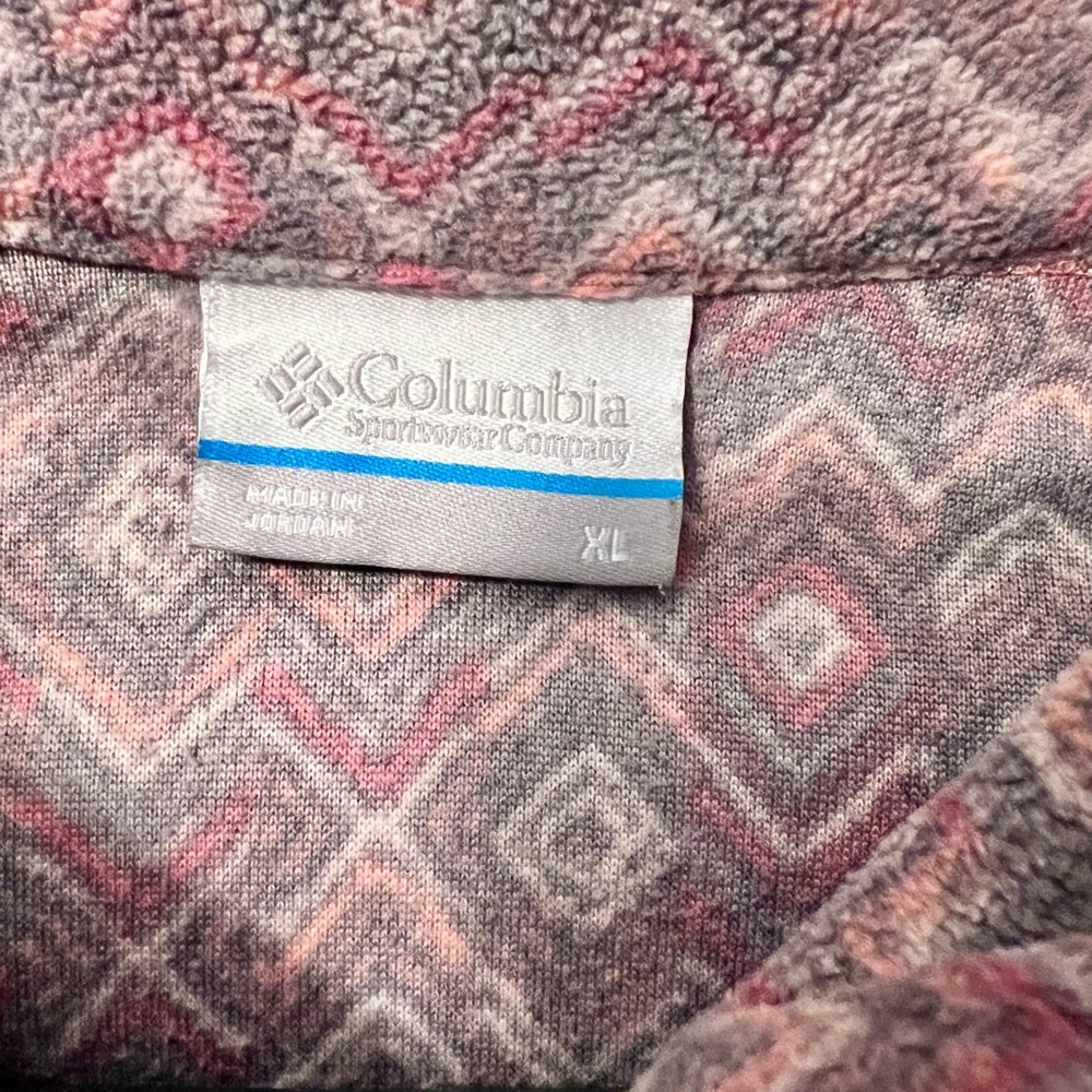 Fun Patterned Columbia Fleece! - Picture 3 of 3